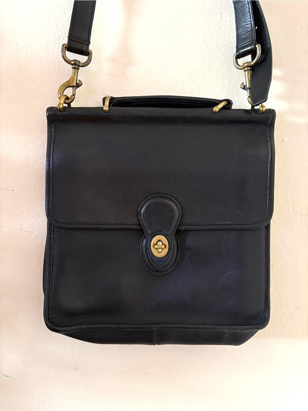 Vintage Coach Black Leather Willis Bag with Turnlock and Adjustable Strap